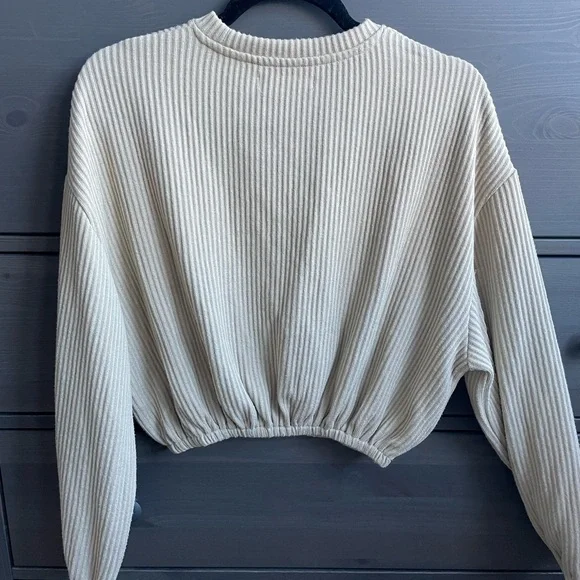 Cropped Ribbed Beige Sweater - Picture 2 of 5